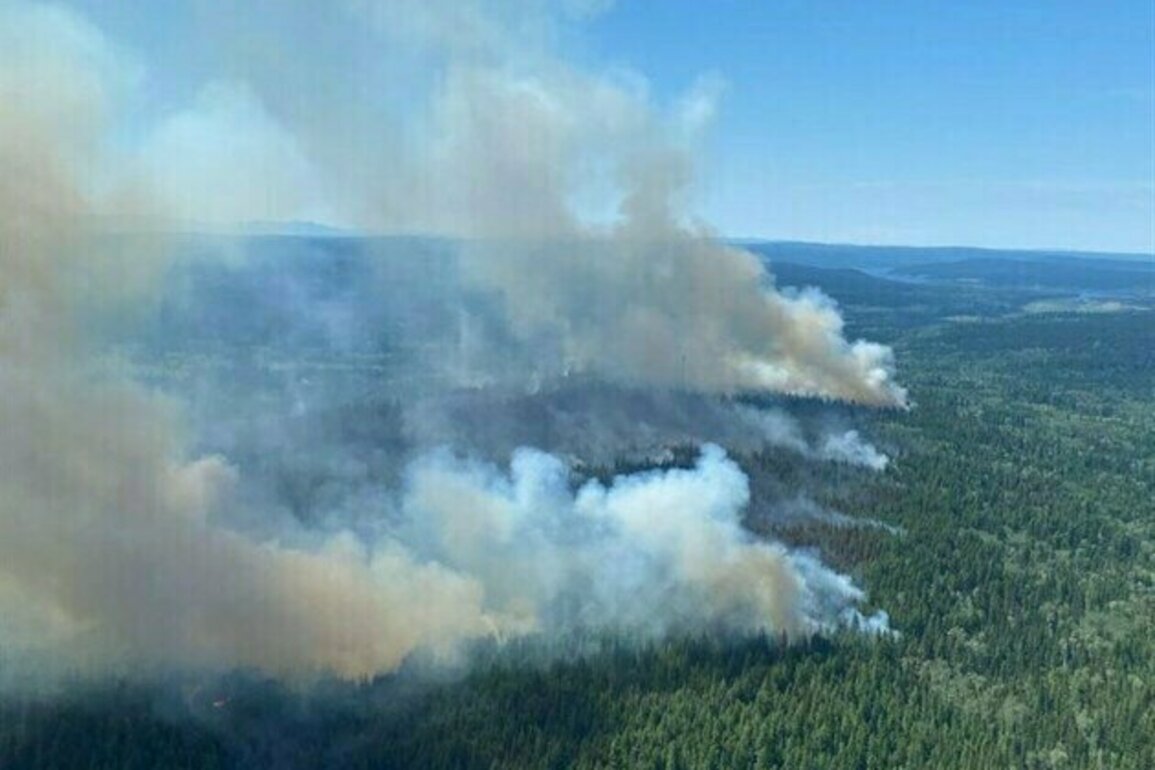 Big Canada Wildfire Kills Two, 1,000 Evacuated