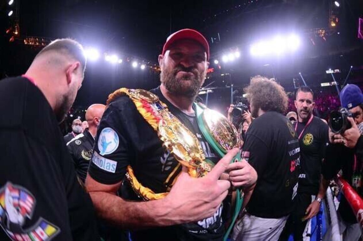 Tyson Fury outlasts Arslanbek Makhmudov in return to ring