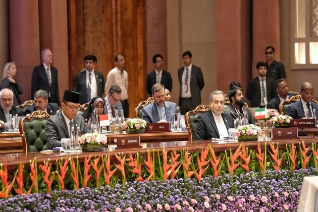 Iran's FM calls on BRICS to "unequivocally condemn violations of international law" by US, Israel amid West Asia conflict