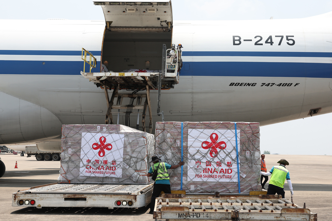 (SpotNews) MYANMAR-YANGON-EARTHQUAKE-CHINA-2ND BATCH-HUMANITARIAN AID SUPPLIES-ARRIVAL