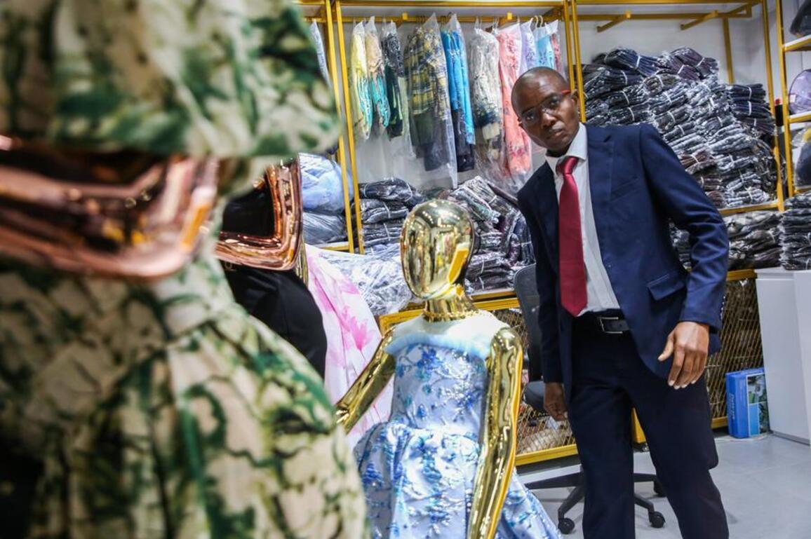 (Hello Africa) Chinese-built logistics hub in Tanzania streamlines regional trade across East Africa