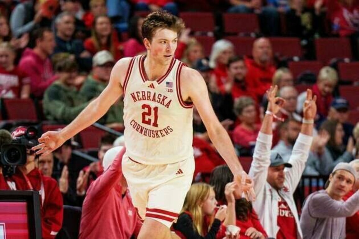 Holding nation's longest win streak, Nebraska faces New Mexico