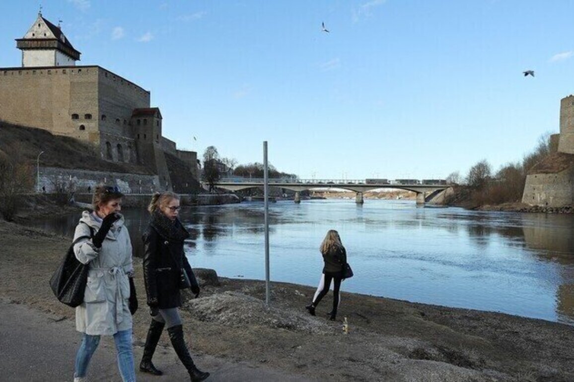 Baltic state warns boaters near Russian border