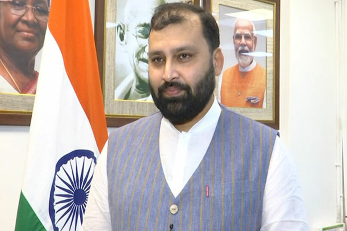 "In last 11 yrs Modi govt made historic increase in wages of Khadi artisans: KVIC Chairman