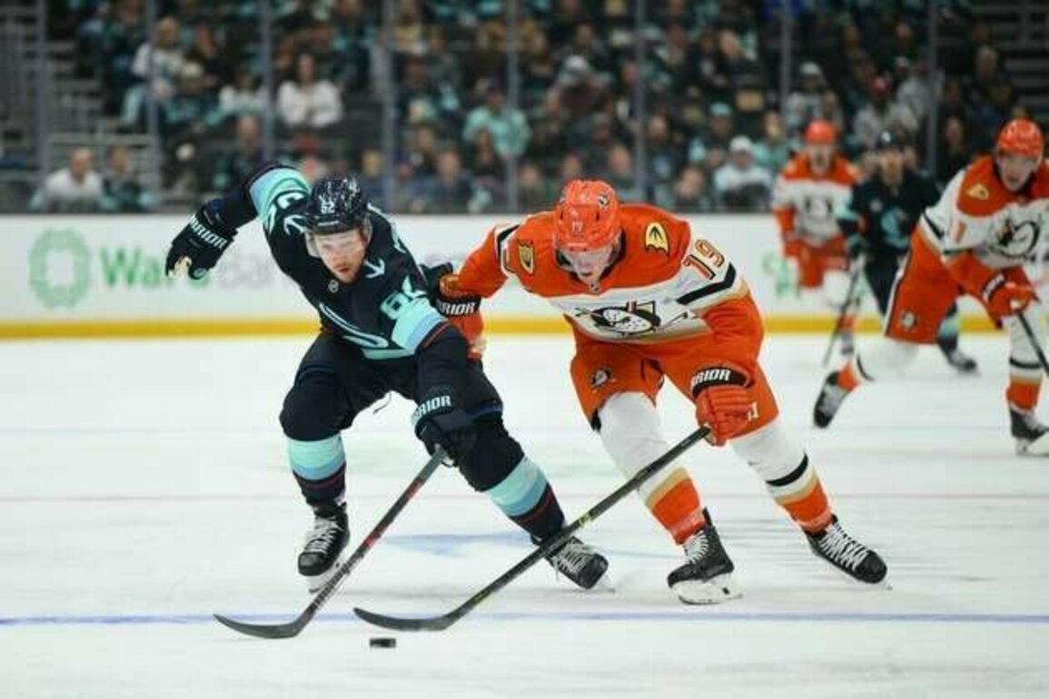 Joey Daccord shines as Kraken down Ducks for 1st-ever opening win