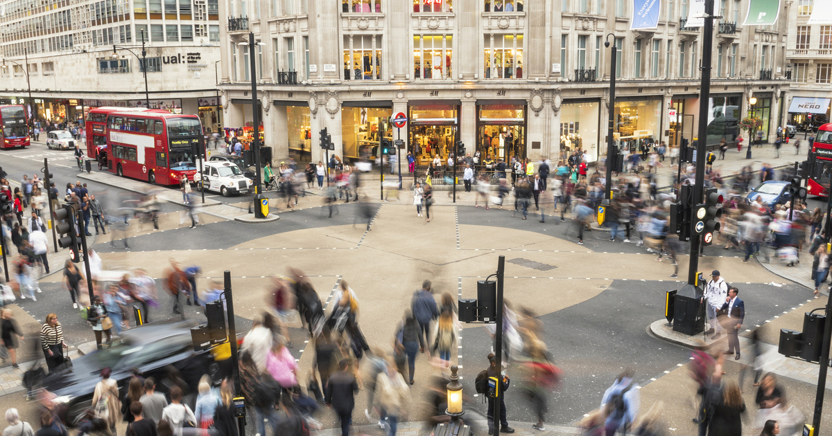 UK consumer confidence plummets to three-year low in Q1 2026