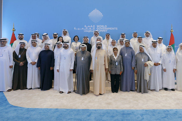 Mohammed bin Rashid meets with Kuwaiti businessmen attending UAE-Kuwait Economic Forum