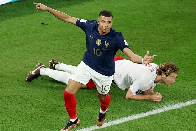 Mbappe&#039;s brace fires France into last-16 at Qatar World Cup