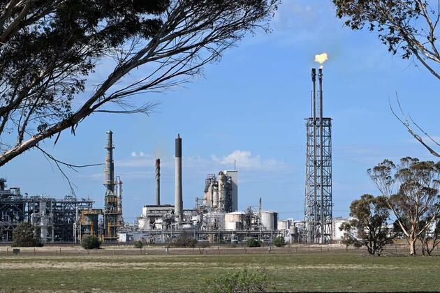 Major fire at oil refinery to affect Australia's fuel supply: energy minister