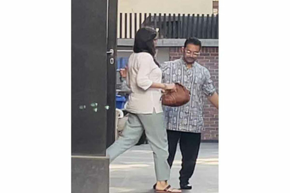 Aamir Khan, his girlfriend Gauri Spratt spotted holding hands at event in China