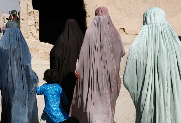 Rights Groups: Taliban Arrest 4 Afghan Women at Homes