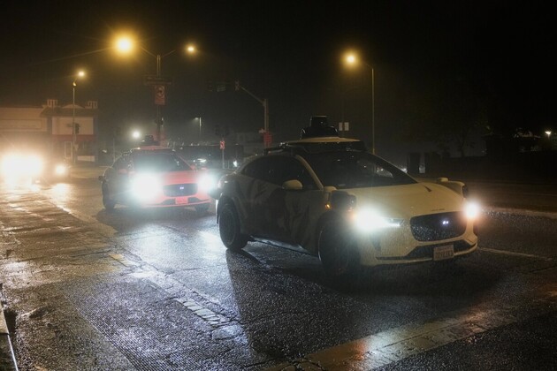 'Confused' Waymo vehicles blocked roads during San Francisco power outage