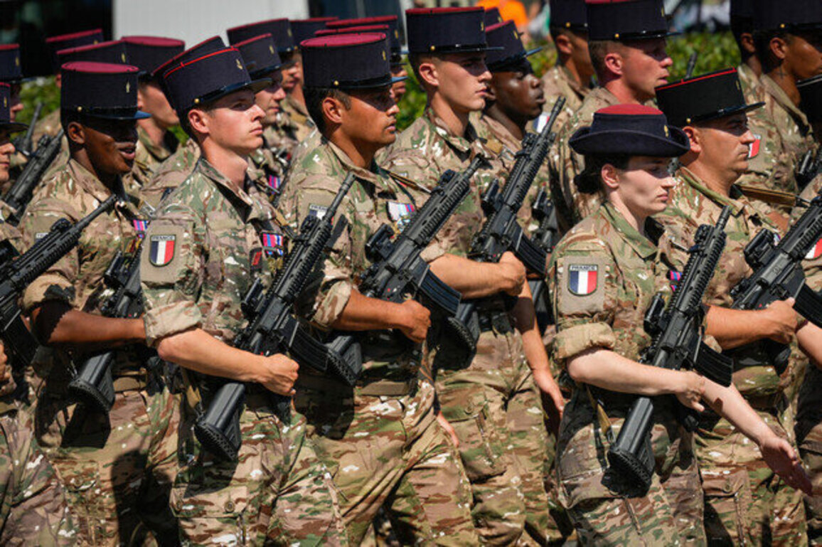 Macron facing pushback against Ukraine deployment plan  Le Monde