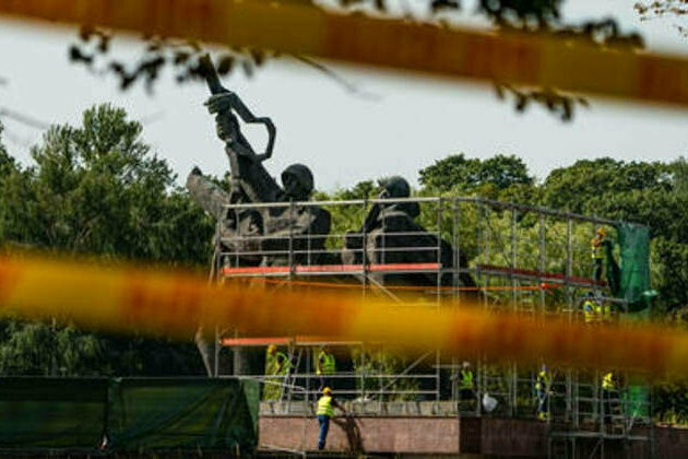 EU nation's plans to dismantle Soviet war memorials 'a disgrace' - Kremlin