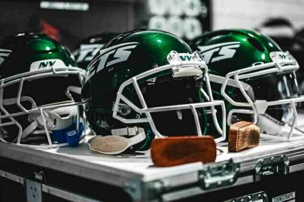 Jets Waive Six Players