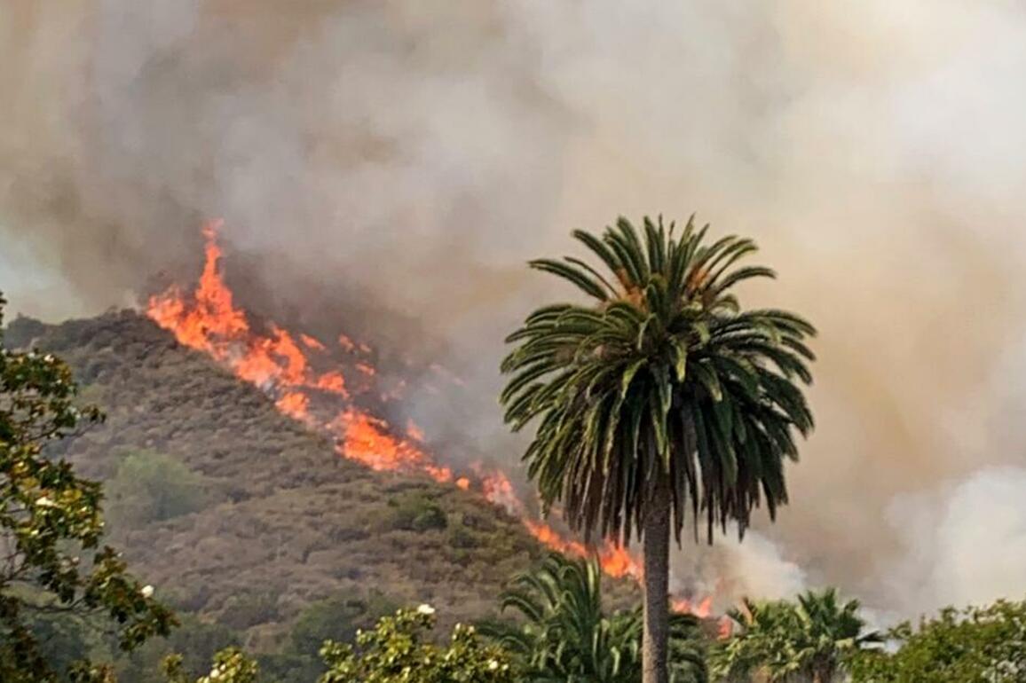 Brush fire in Burbank under control, fire officials say; evacuations lifted