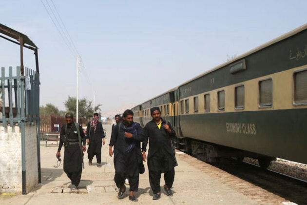 Pakistan: Train drivers threaten nationwide strike over 'defective' wagons, reject blame for accidents