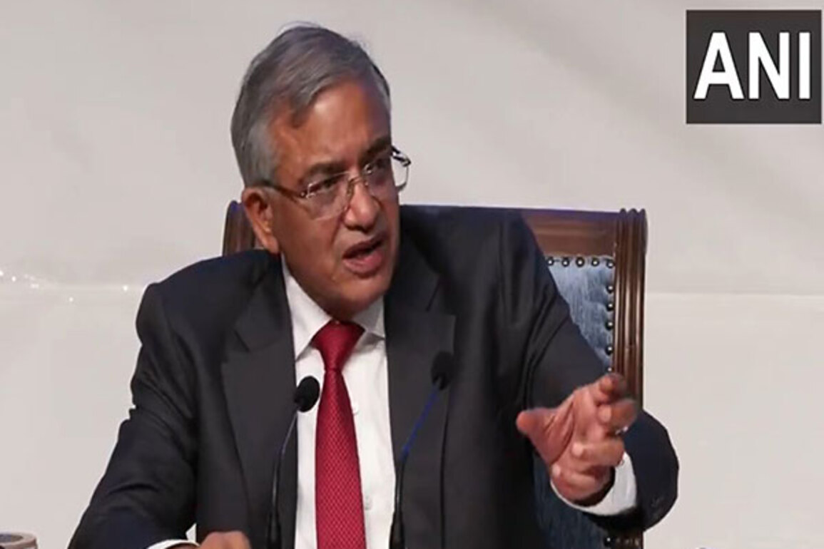 "Election Commission stands like a rock with voters": CEC explains Duplicate EPICs process
