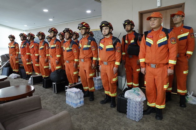 (SpotNews)MYANMAR-YANGON-EARTHQUAKE-CHINESE RESCUE TEAM-ARRIVAL