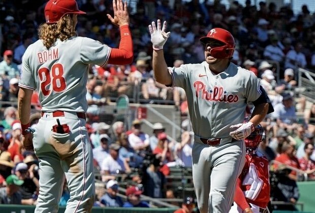 Spring training roundup: Phillies drub Red Sox in high-scoring affair