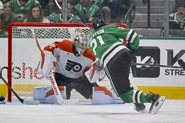Jason Robertson (3 goals), Stars stay hot with win over Flyers