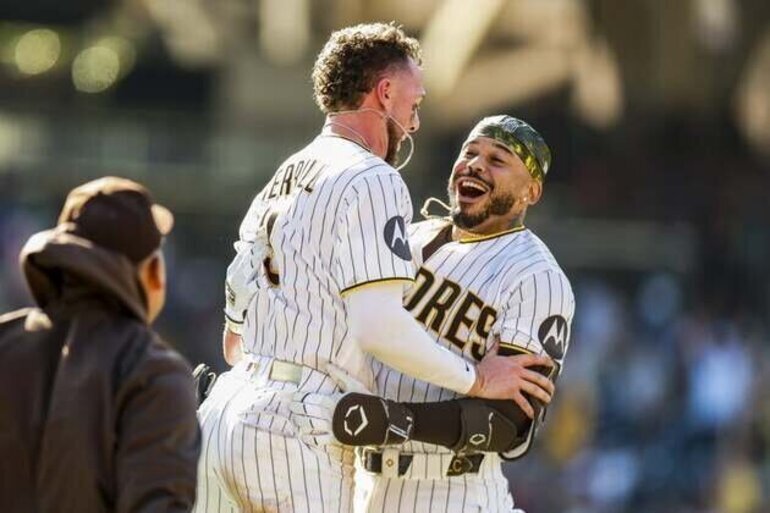 Resurgent Padres set sights on slumping Guardians