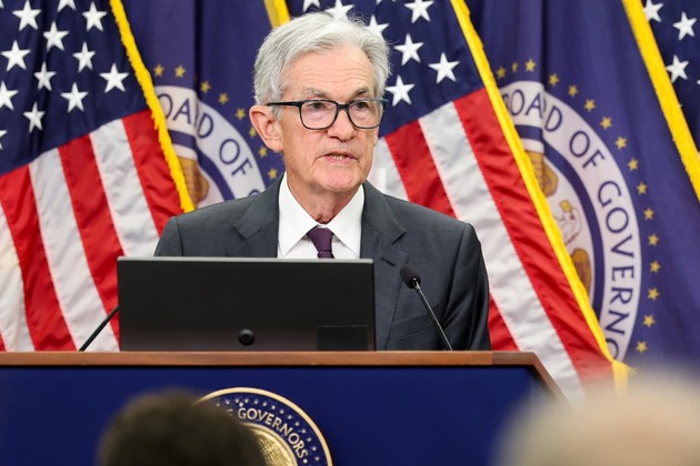 Divided Fed worried about tariffs, inflation and the labor market, minutes show