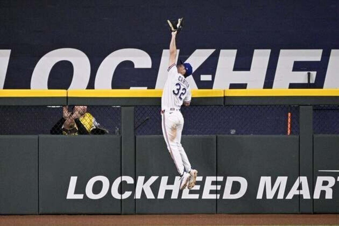 After robbing HR, Evan Carter fuels Rangers into rematch vs. Pirates