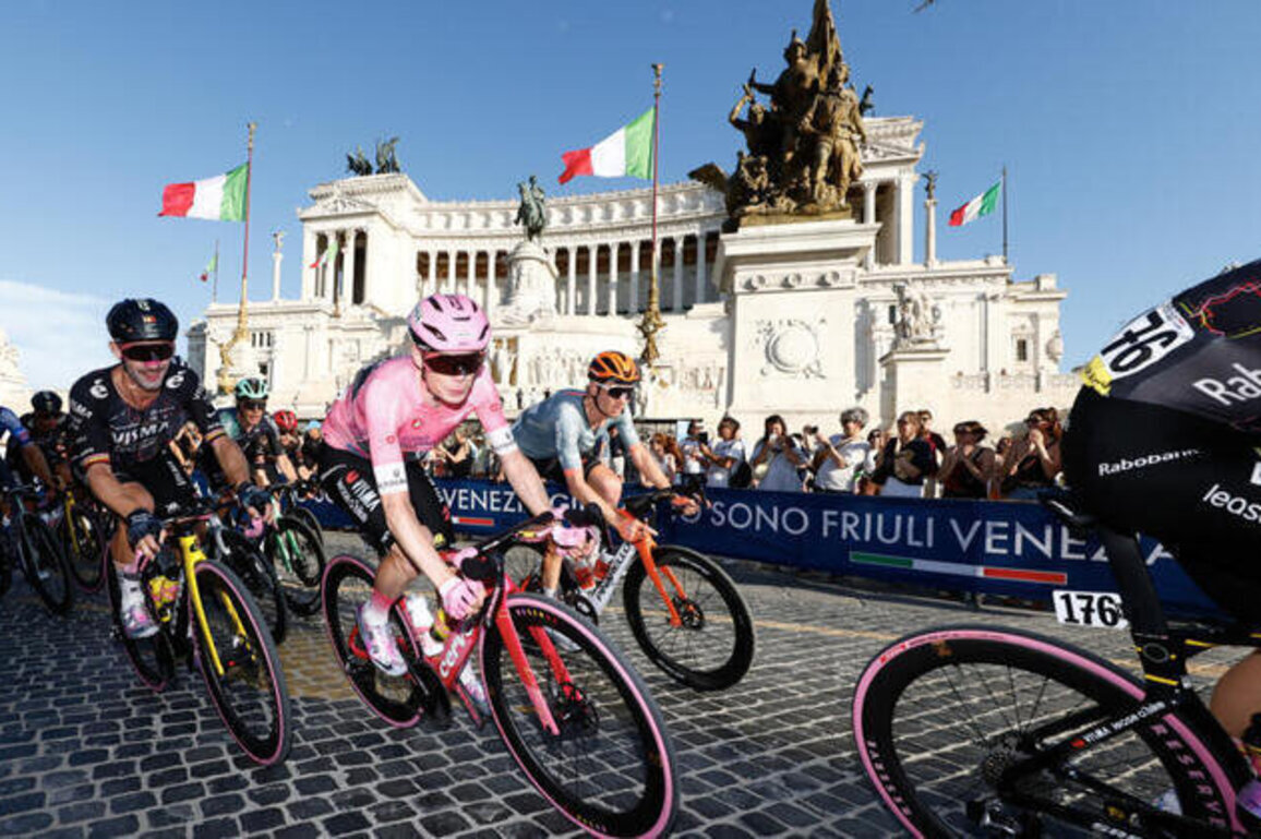 Vingegaard completes Grand Tour set with victory at the Giro d'Italia