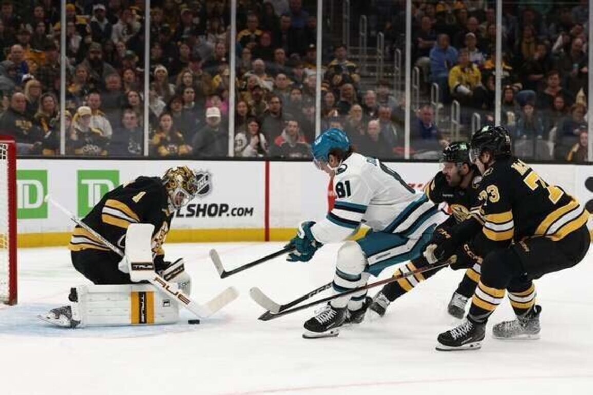 Sharks grab big lead, end Bruins' home win streak at 13