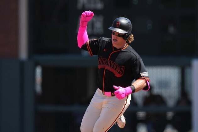 Giants beat White Sox behind rare power display