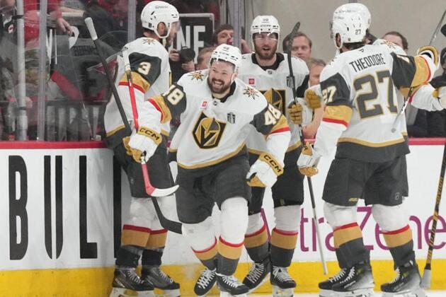 Golden Knights outlast Hurricanes in wild Stanley Cup opener