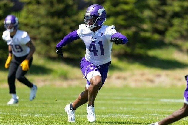 Kobe King's Vikings Practice Debut Includes INT & Extra Work