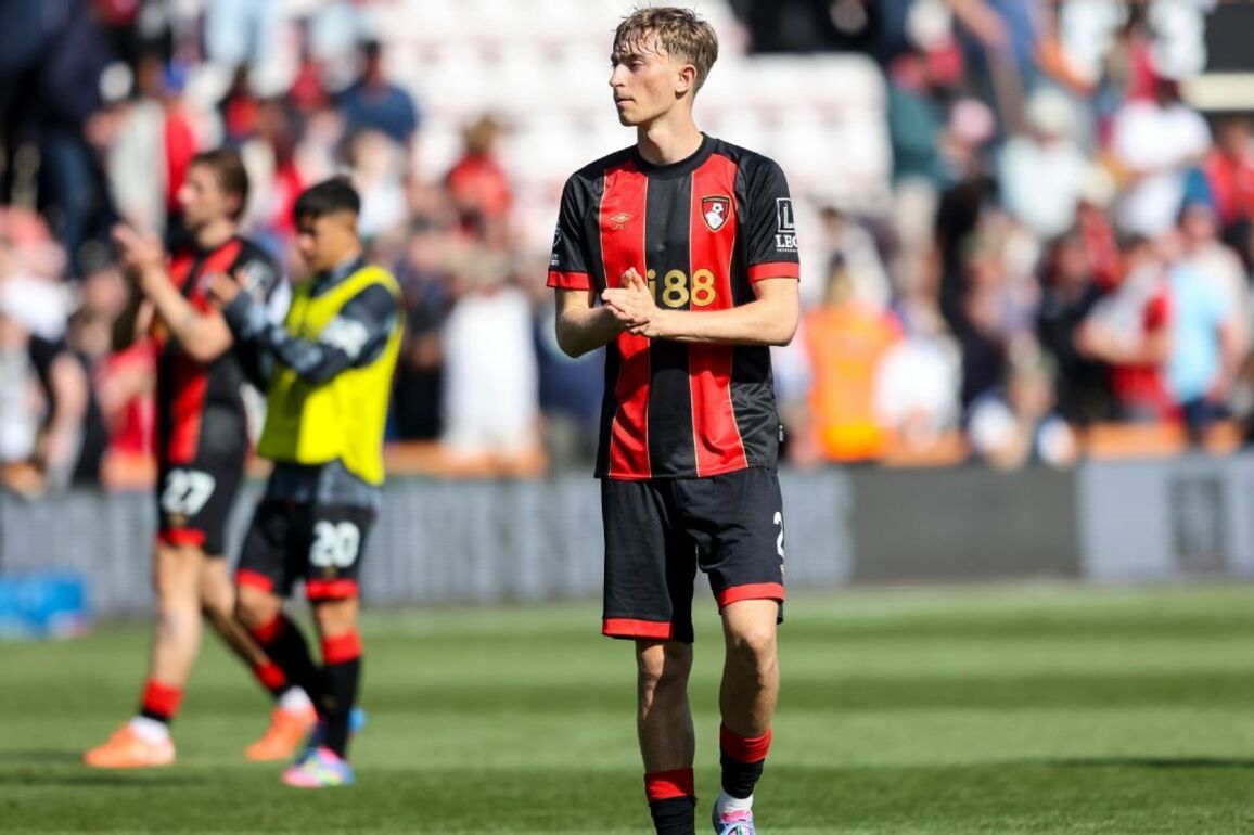 Transfer rumors, news- Arsenal join race to sign Huijsen - ESPN
