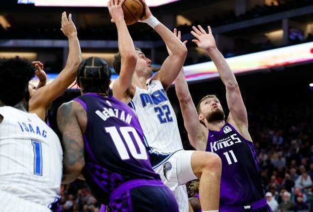 Franz Wagner, Paolo Banchero lead Magic past Kings