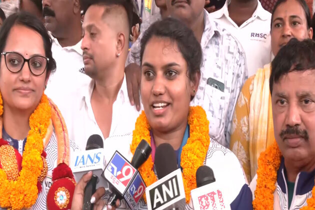 'I will continue to bring more medals for country': CWG bronze medallist Shilpa Shyla gets grand welcome in Bengaluru