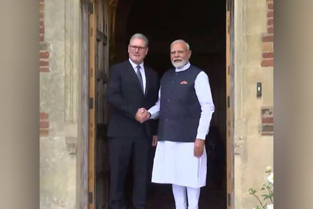 PM Modi meets UK counterpart Keir Starmer in London