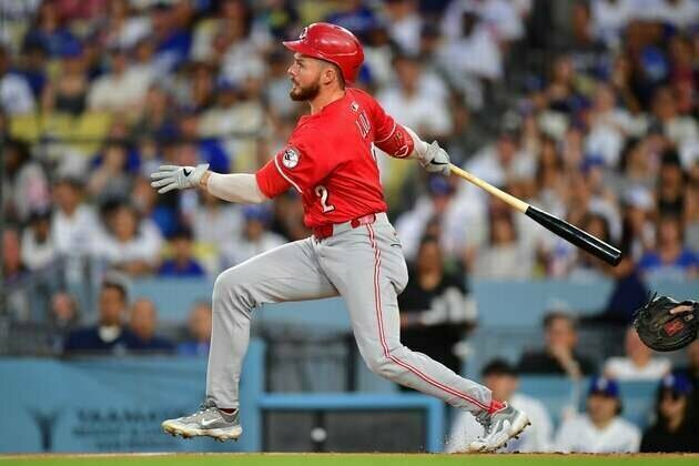 Reds aim to regain momentum in opener vs. Cardinals