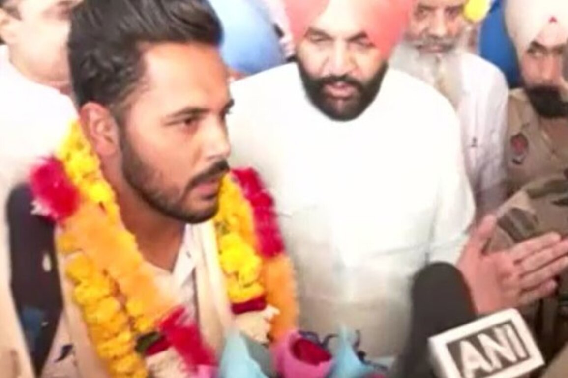Indian men's hockey receives grand welcome at Amritsar airport after winning gold at Asian Games
