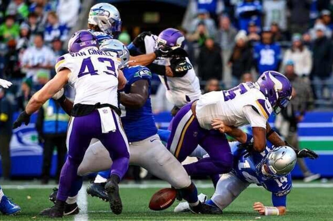 Vikings Shut Down Seahawks Top Receiver; Suffer 4th Straight Loss