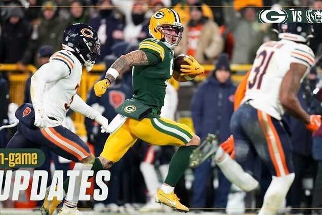 Packers lead Bears 21-14 after three quarters