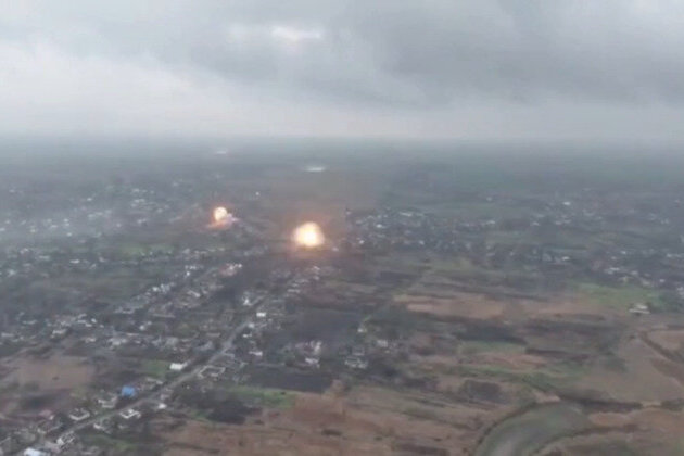 Putin congratulates troops on liberating strategic town 