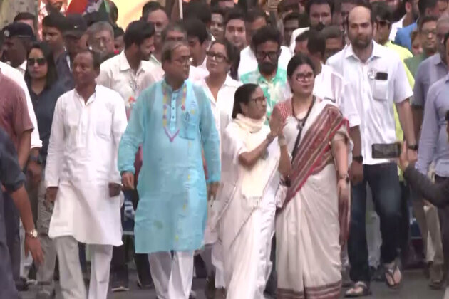 West Bengal Assembly polls: Mamata Banerjee holds padyatra in Bhabanipur constituency