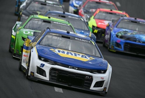 Hometown hero: Chase Elliott wins at Atlanta for first time