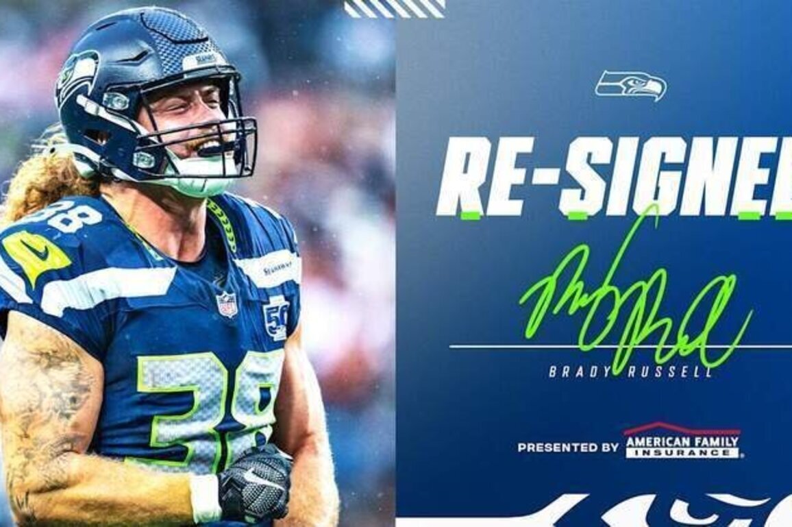 Seahawks Re-Sign FB & Special Teams Standout Brady Russell