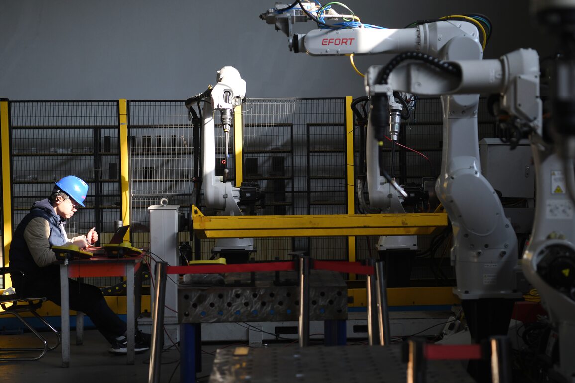 GLOBALink | Wuhu: A manufacturing hub with automobiles, renewable energy and smart home technologies
