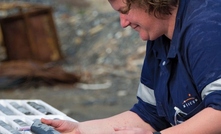 Geologist Amanda Kelly logging core at Mariners.