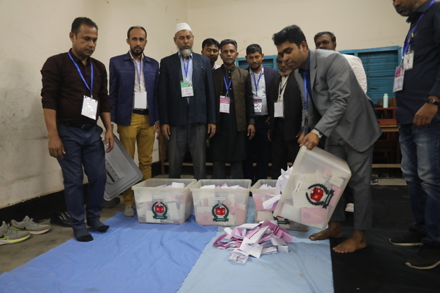 BANGLADESH-DHAKA-ELECTION-VOTE COUNTING