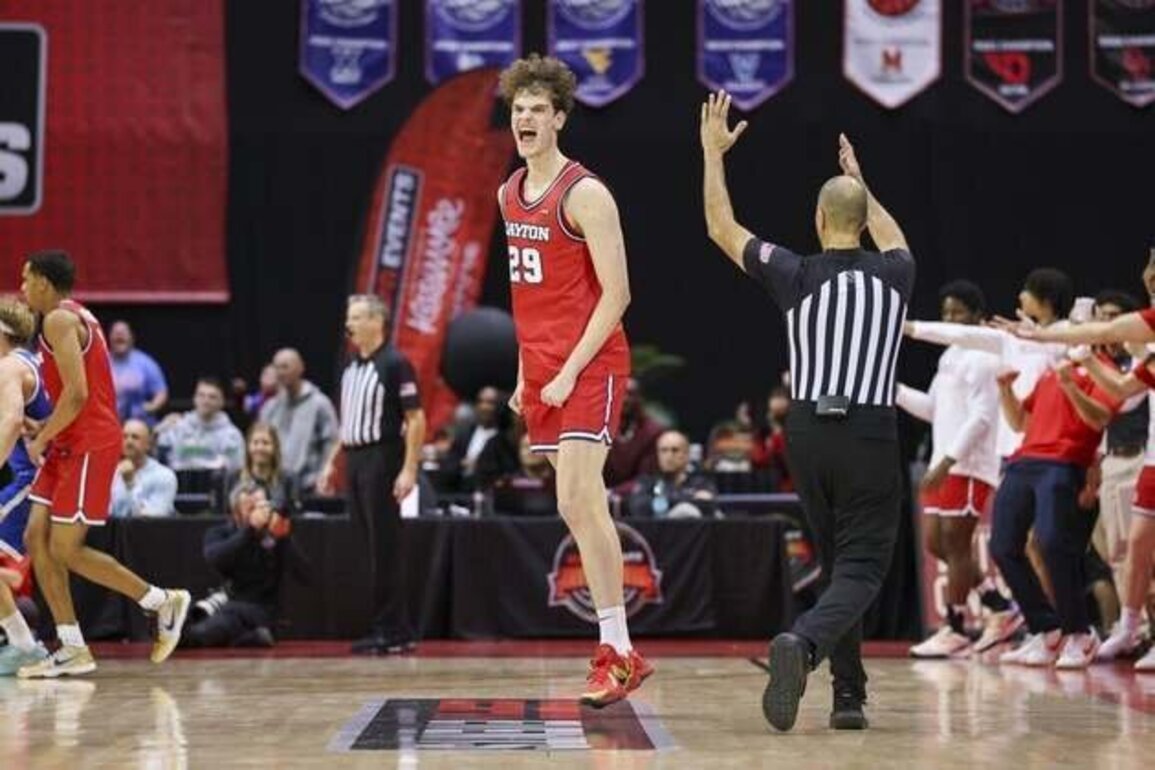 Dayton erupts in second half to dispatch Florida State