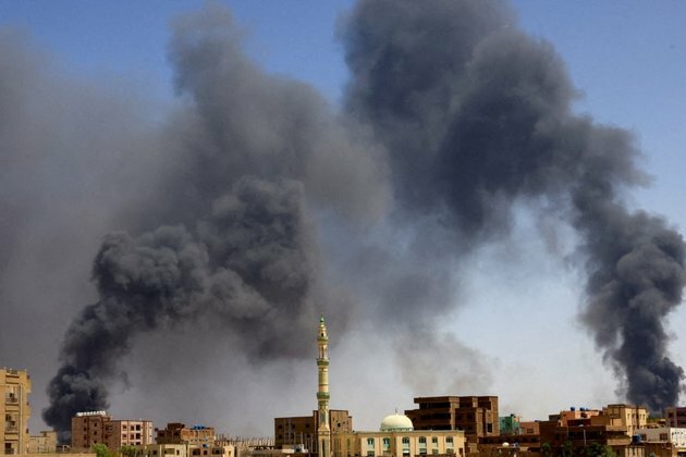 Sudan Military Factions Battle Over Weapons and Fuel Depots